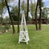 Obelisk ogrodowy