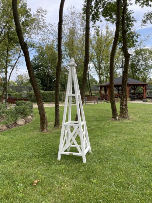 Obelisk ogrodowy