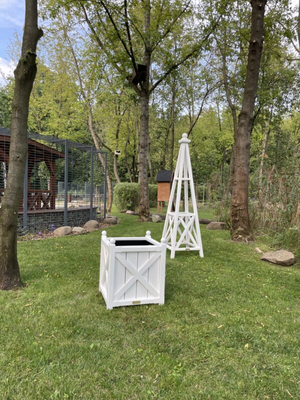 Obelisk ogrodowy, podpora do róż, obelisk drewniany, podpora do pnączy.